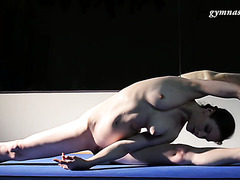 Masha Korjagina exposes seductive and flexible body in solo