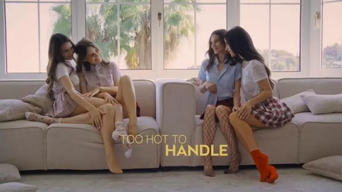 Kama Oxi, Kinsley White, Leona Mia & Peony Jam - Too Hot To Handle