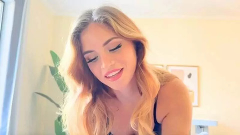 Zoeneli : Girlfriend Cheats On Phone, Hardcore Fuck