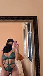 This pussy gets wetter the nastier you talk to it. Try me. 🥵