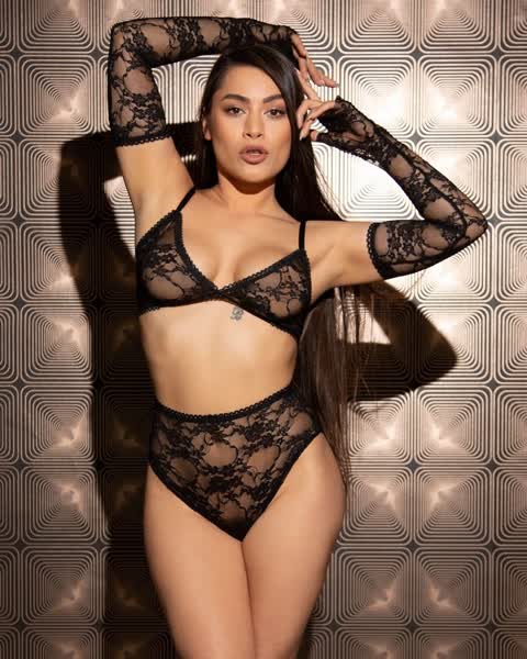 Meana Wolf